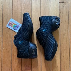 NWT Women’s 7.5 Line Dancing Shoes